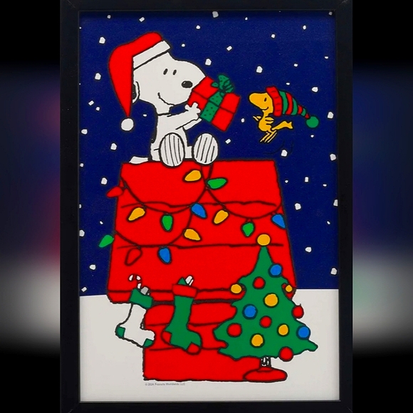Peanuts Snoopy on Holiday Doghouse Hallmark Christmas Tree Ornament - Picture 14 of 16